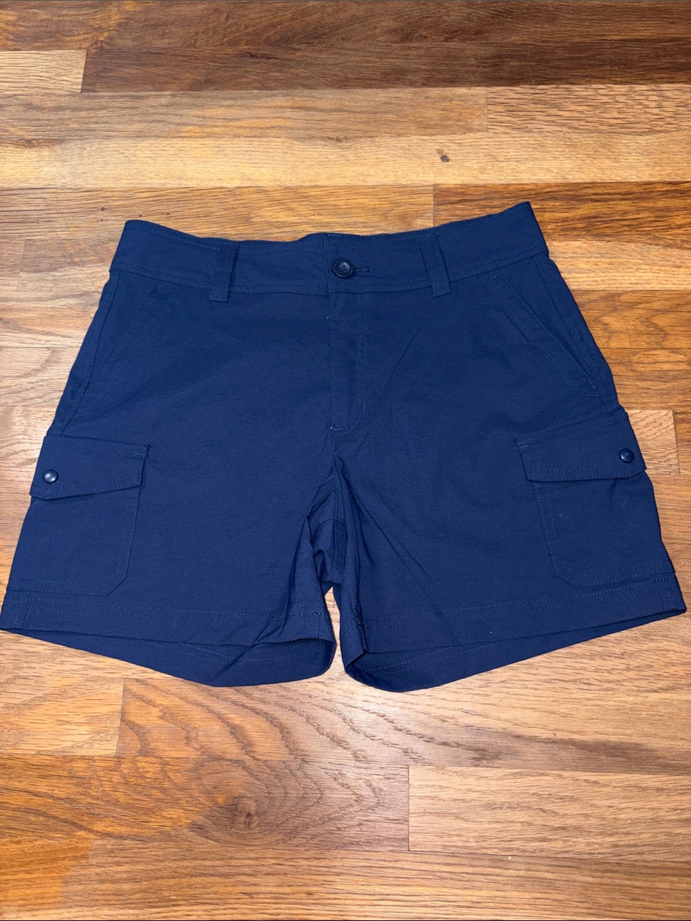 EDDIE BAUER navy cargo style shorts.